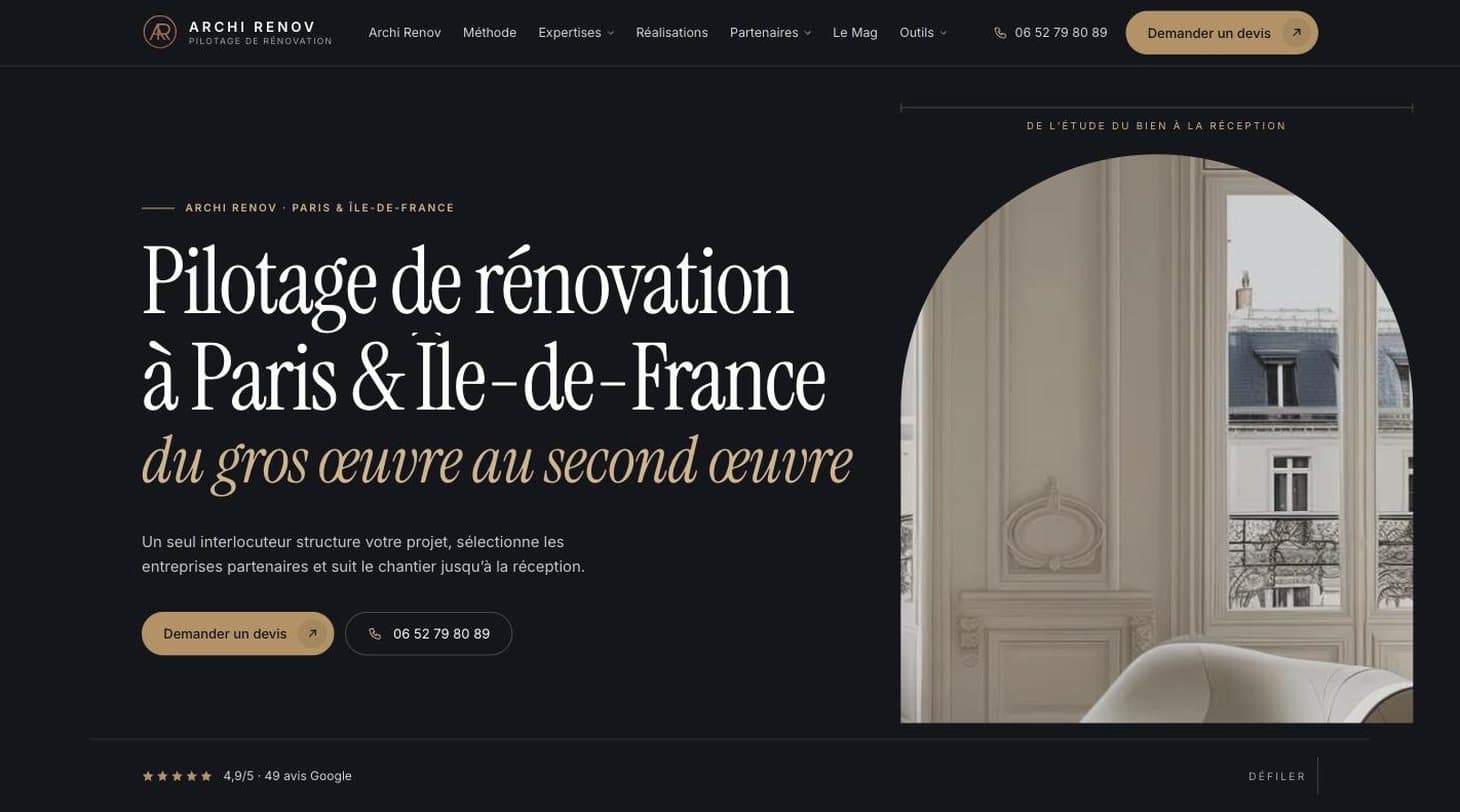 Nouvelle page d'accueil Archi Renov — « Pilotage de rénovation à Paris & Île-de-France, du gros œuvre au second œuvre », photo haussmannienne dans une fenêtre cintrée
